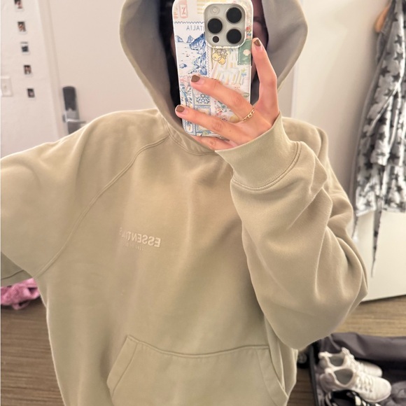 ESSENTIALS HOODIE - Picture 3 of 4